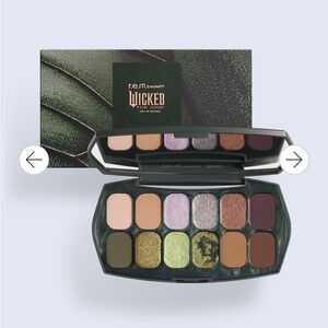 R.E.M. BEAUTY X WICKED: Eyeshadow palette